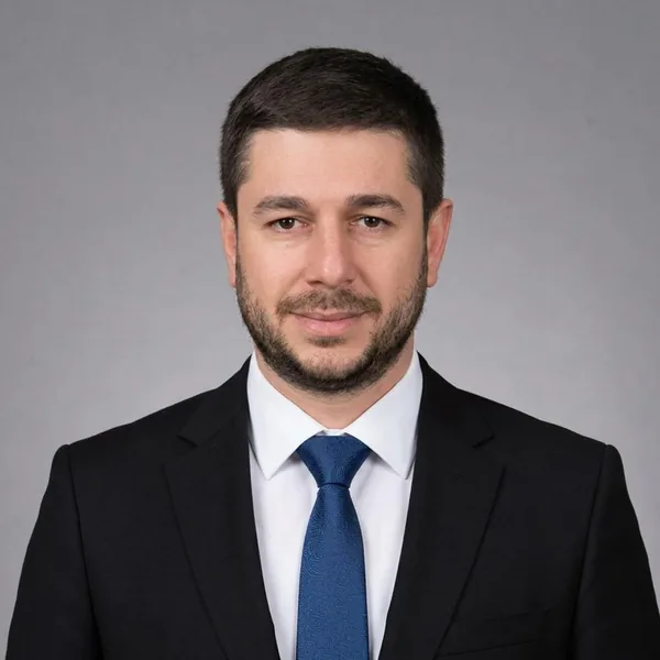 Tayfun Özgüler